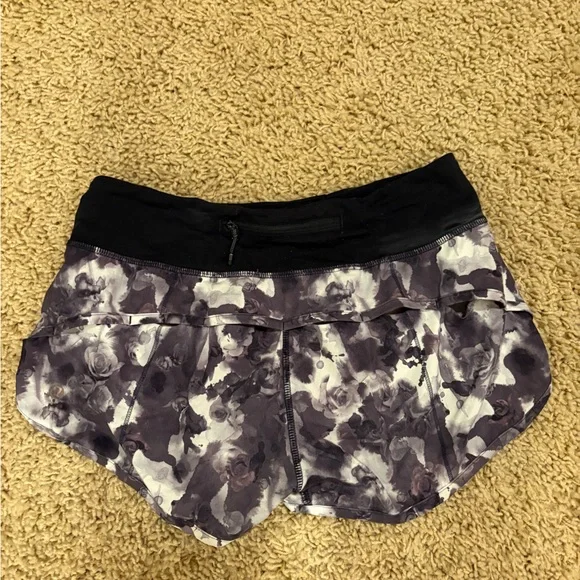 Lululemon Speed Up Low-Rise Lined Short 2.5 inch - Picture 2 of 2